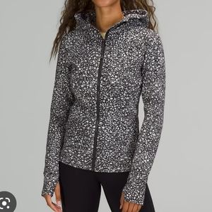 NWT Lululemon scuba hoodie in black and white